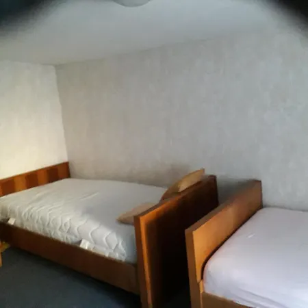 Geraeumiges 아파트 *